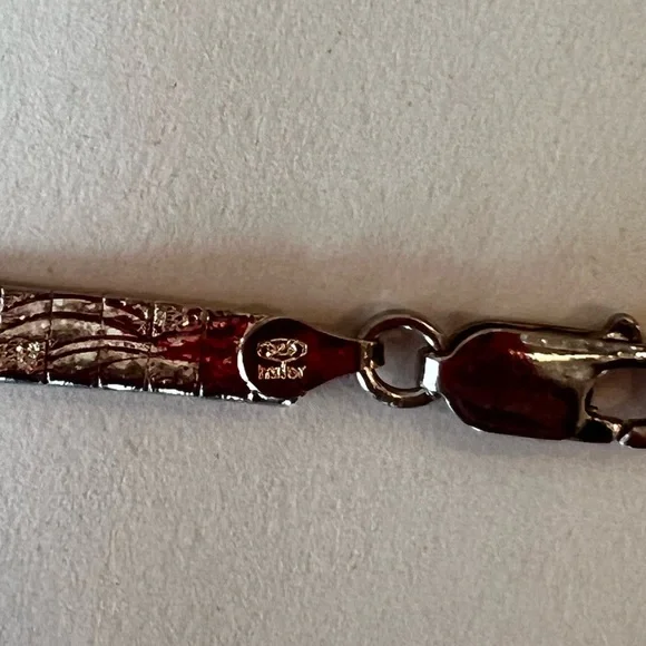 Elegant Silver Necklace - Picture 8 of 9